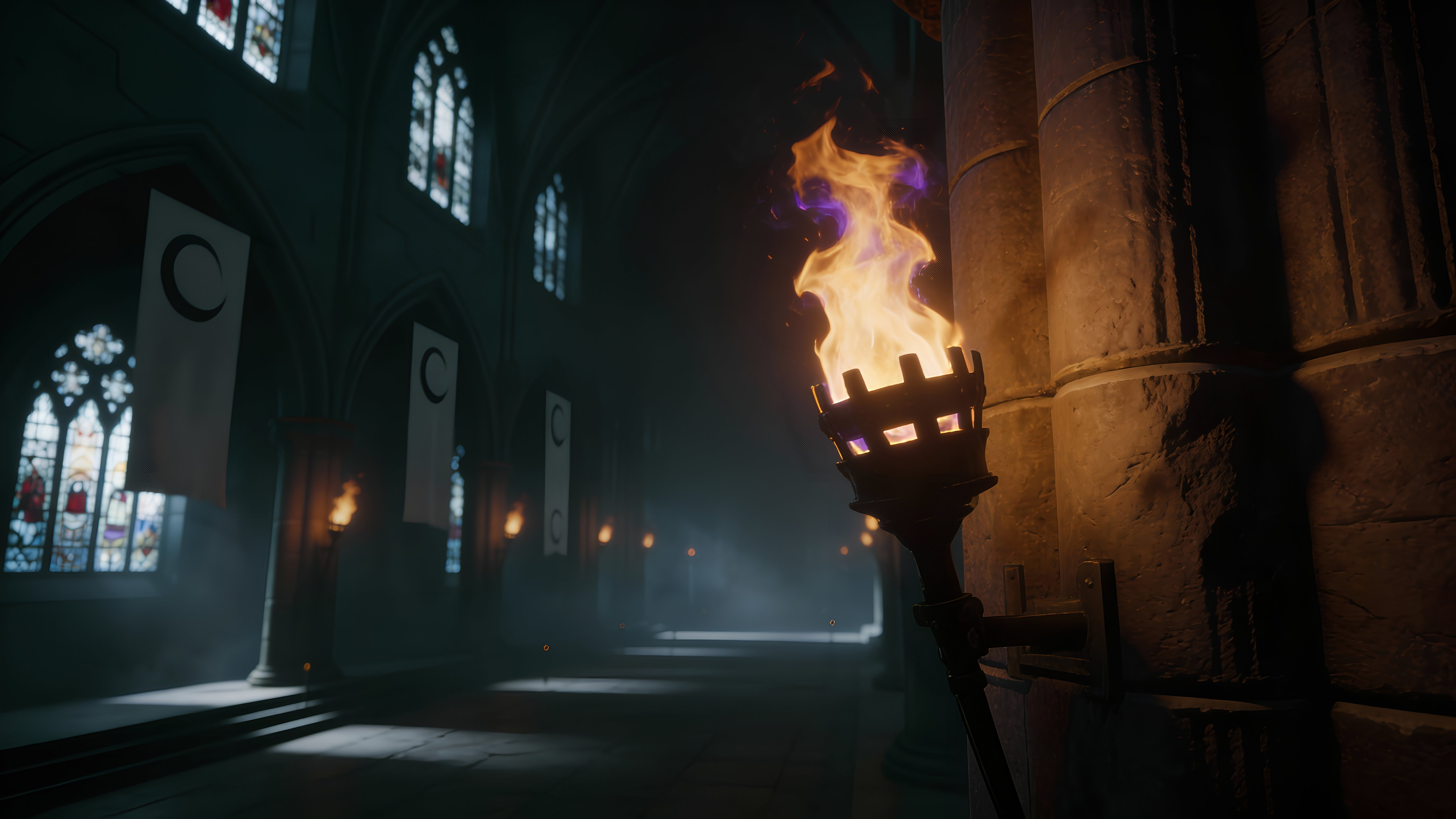 Torche à flamme violette dans une cathédrale